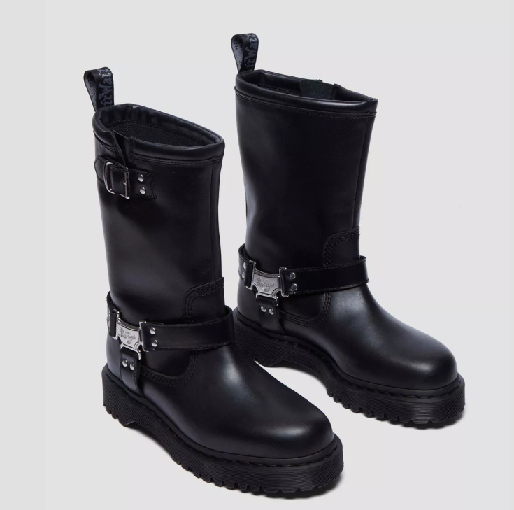 Bocancii Dr. Martens sunt &icirc;ncălțămintea care oferă stil autentic și durabilitate pe termen lung